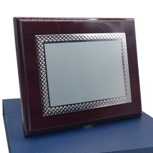 Placa conmemorativa Madera